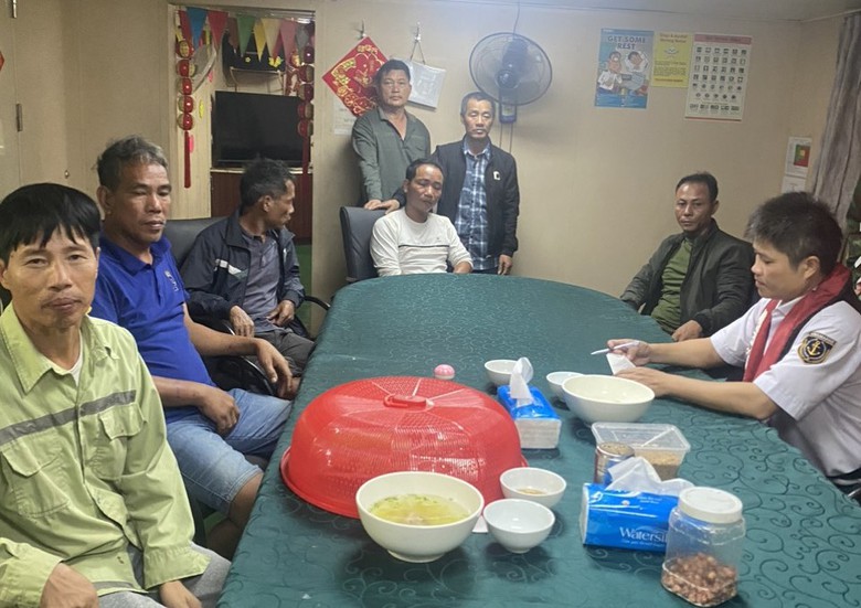 Vụ ch&igrave;m t&agrave;u Gia Bảo 19: Hai thuyền vi&ecirc;n bị mất t&iacute;ch đ&atilde; được t&agrave;u c&aacute; cứu vớt - Ảnh 1.