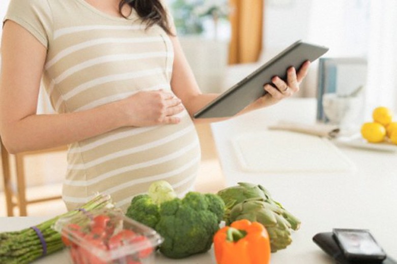 Loại rau gi&agrave;u vitamin C hơn cam, ổi nhưng kh&ocirc;ng phải ai ăn cũng tốt - Ảnh 4.