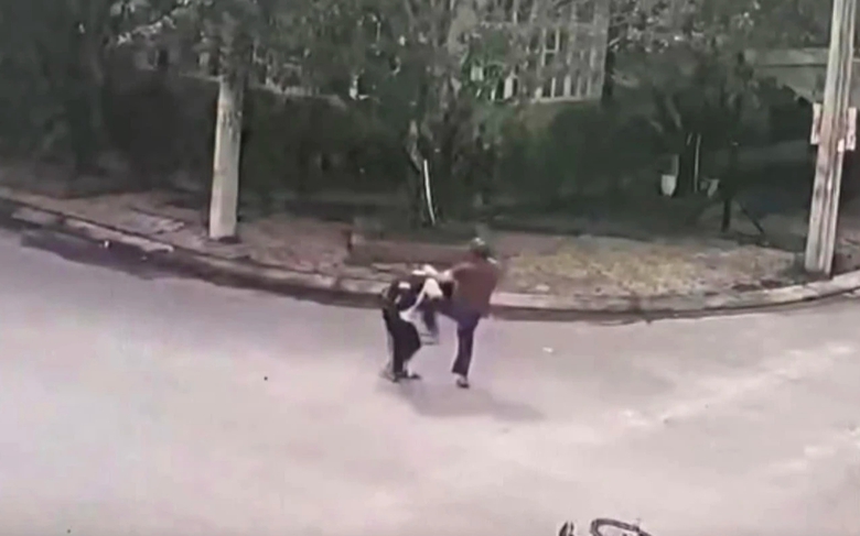 Vụ nam sinh bị bố bạn đ&aacute;nh nhập viện: Điện lực Quảng Ng&atilde;i sẽ c&oacute; h&igrave;nh thức kỷ luật