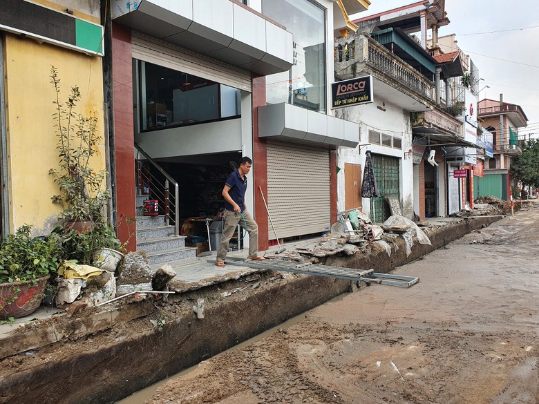 Thi c&ocirc;ng đường cứu hộ, cứu nạn gần trăm tỉ ở Th&aacute;i B&igrave;nh nguy cơ mất ATGT - Ảnh 1.