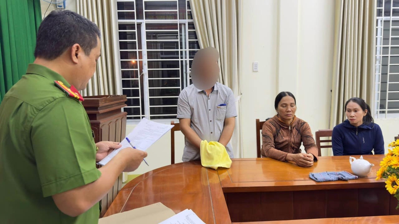 Vụ người đàn ông đánh học sinh giữa đường ở Quảng Ngãi: Đối diện với mức án nào? - Ảnh 3. Vụ người đàn ông đánh học sinh giữa đường ở Quảng Ngãi: Đối diện với mức án nào? - Ảnh 3.