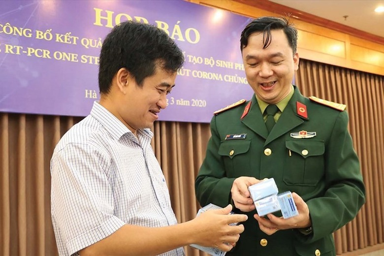 Tổng gi&aacute;m đốc Việt &Aacute; v&agrave; nhiều cựu sĩ quan Học viện Qu&acirc;n y hầu t&ograve;a - Ảnh 1.
