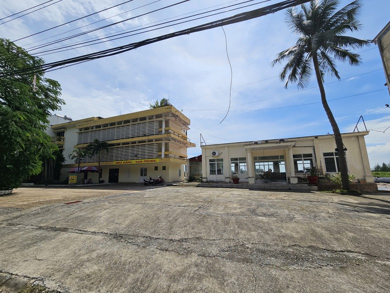 Cận cảnh một số c&ocirc;ng tr&igrave;nh bỏ hoang, tr&aacute;i ph&eacute;p ở Đồ Sơn - Ảnh 4.