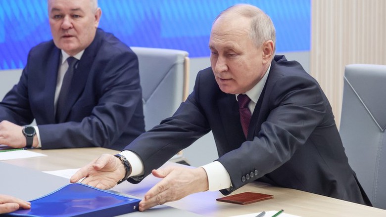 &Ocirc;ng Putin ch&iacute;nh thức nộp đơn tranh cử Tổng thống Nga năm 2024 - Ảnh 1.