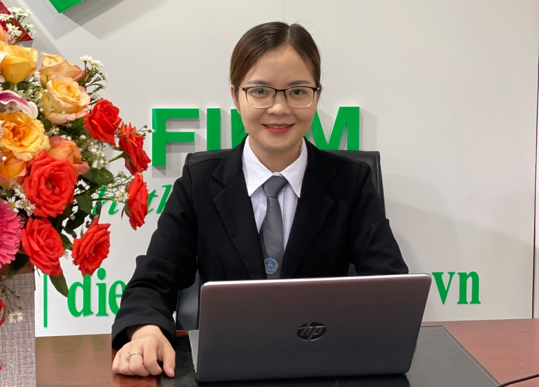 Vụ người đàn ông đánh học sinh giữa đường ở Quảng Ngãi: Đối diện với mức án nào? - Ảnh 1. Vụ người đàn ông đánh học sinh giữa đường ở Quảng Ngãi: Đối diện với mức án nào? - Ảnh 1.