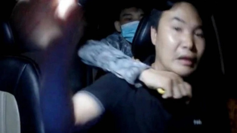 T&ograve;a tuy&ecirc;n &aacute;n 9 năm t&ugrave; giam đối tượng cứa cổ l&aacute;i xe taxi để cướp t&agrave;i sản ở L&agrave;o Cai - Ảnh 2.