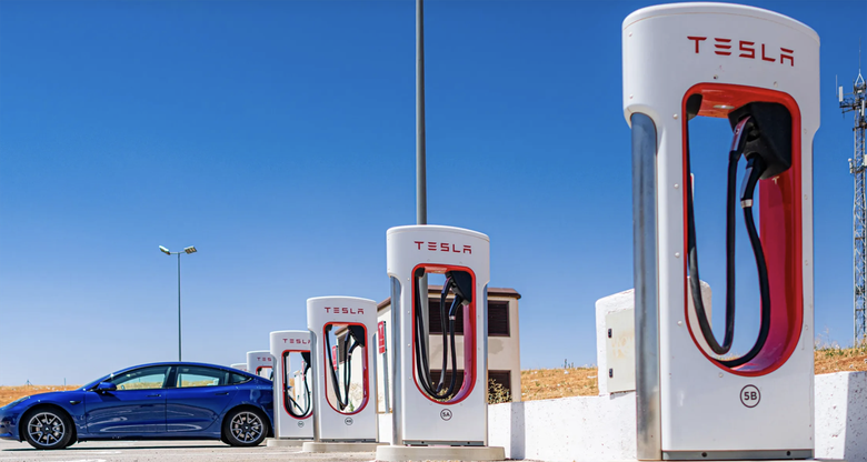 Cuộc đua gi&agrave;nh đất &ldquo;v&agrave;ng&rdquo; đặt trạm sạc xe điện - Ảnh 1.