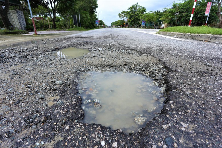 Đường ven biển H&agrave; Tĩnh 2000 tỷ hư hỏng, xuống cấp - Ảnh 9.