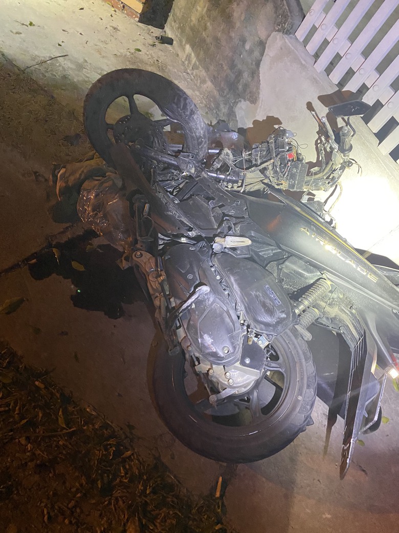 Quảng Ninh: &ldquo;Th&ocirc;ng chốt&rdquo; nồng độ cồn, đ&acirc;m g&atilde;y ch&acirc;n người đi đường rồi bỏ chạy - Ảnh 2.