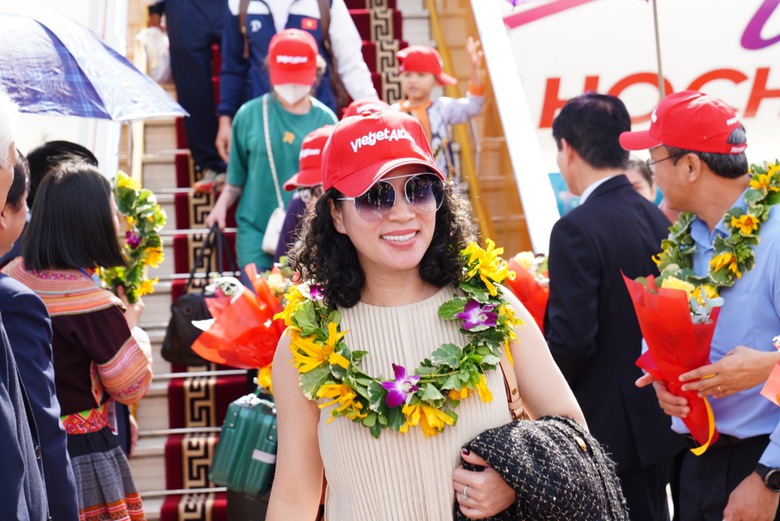 T&agrave;u bay mang biểu tượng u lịch TP.HCM đ&aacute;p xuống Điện Bi&ecirc;n - Ảnh 2.