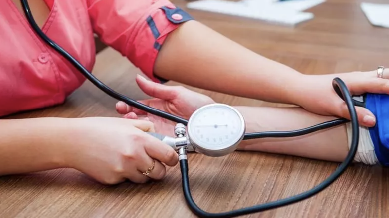 Loại rau mệnh danh l&agrave; "vi&ecirc;n canxi tự nhi&ecirc;n", lượng canxi cao hơn sữa v&agrave; đậu n&agrave;nh - Ảnh 2.