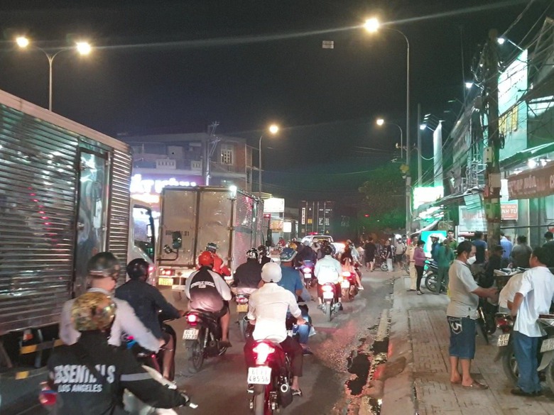 Container va chạm xe máy, một người tử vong - Ảnh 3. Container va chạm xe máy, một người tử vong - Ảnh 3.