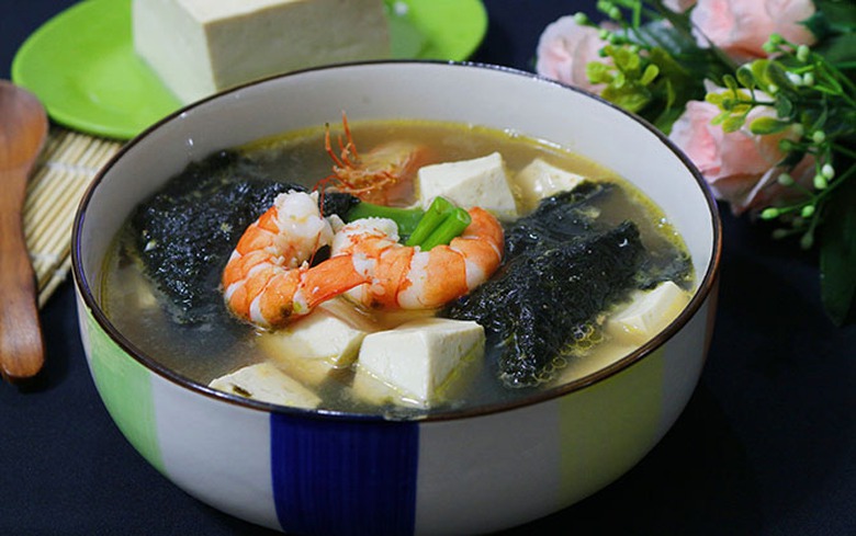 Loại rau "bảo bối" của người Nhật vừa gi&agrave;u canxi lại c&oacute; lượng vitamin A gấp 3 lần c&agrave; rốt - Ảnh 2.