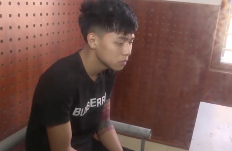 Khởi tố thanh ni&ecirc;n ph&oacute;ng xe m&aacute;y &ldquo;th&ocirc;ng chốt nồng độ cồn&rdquo;, t&ocirc;ng g&atilde;y ch&acirc;n CSGT - Ảnh 1.