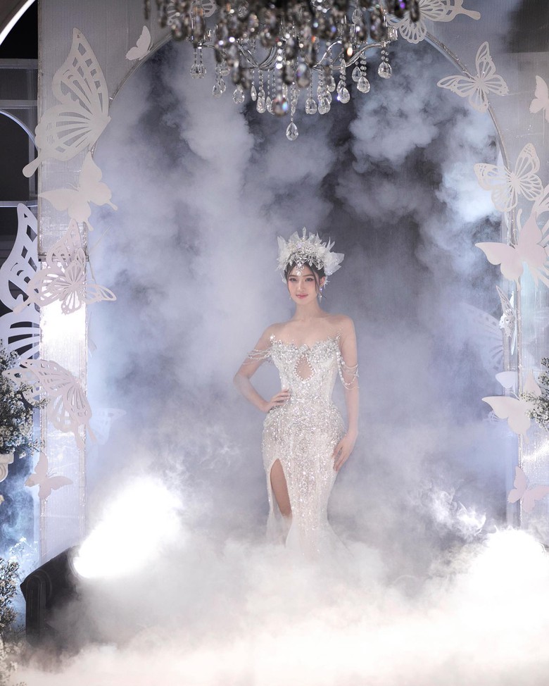 Một năm bội thu th&agrave;nh t&iacute;ch quốc tế của hoa hậu, &aacute; hậu nh&agrave; Sen V&agrave;ng - Ảnh 7.