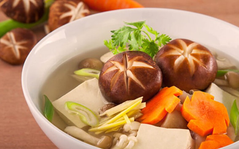 Loại củ "vua" ngo&agrave;i đen trong trắng ăn ngon lại dưỡng phổi, bổ m&aacute;u