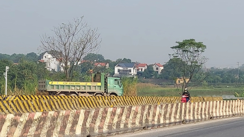 Vĩnh Phúc: Xe "vua" náo loạn huyện Vĩnh Tường - Ảnh 7. Vĩnh Phúc: Xe "vua" náo loạn huyện Vĩnh Tường - Ảnh 7.