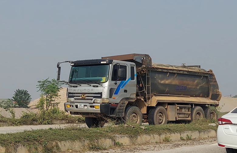 Vĩnh Phúc: Xe "vua" náo loạn huyện Vĩnh Tường - Ảnh 6. Vĩnh Phúc: Xe "vua" náo loạn huyện Vĩnh Tường - Ảnh 6.