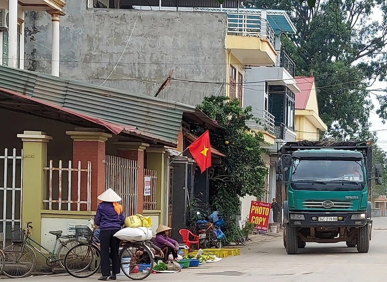 Vĩnh Phúc: Xe "vua" náo loạn huyện Vĩnh Tường - Ảnh 12. Vĩnh Phúc: Xe "vua" náo loạn huyện Vĩnh Tường - Ảnh 12.