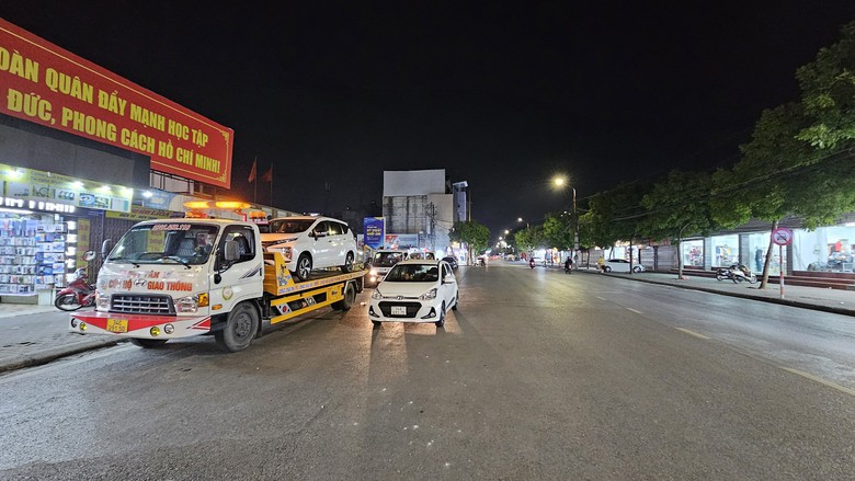 Vi phạm nồng độ cồn, người điều khiển xe máy nói “không biết chữ” - Ảnh 12. Vi phạm nồng độ cồn, người điều khiển xe máy nói “không biết chữ” - Ảnh 12.