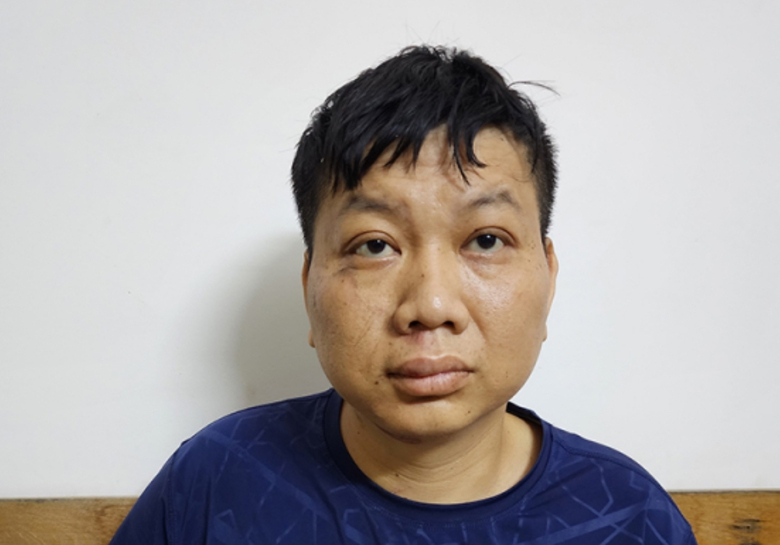 Xử l&yacute; đối tượng vi phạm nồng độ cồn v&agrave; d&ugrave;ng tay đ&aacute;nh v&agrave;o mặt cảnh s&aacute;t - Ảnh 1.