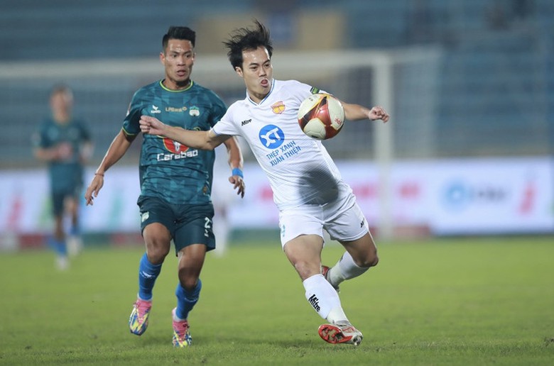 V-League: Thua thảm tr&ecirc;n s&acirc;n Nam Định, HAGL k&eacute;o d&agrave;i mạch trận đ&aacute;ng qu&ecirc;n l&ecirc;n con số 7  - Ảnh 1.