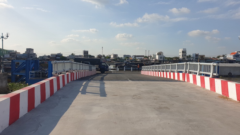 C&oacute; bến thuỷ ở chợ nổi C&aacute;i Răng, d&acirc;n hết cảnh bắc thang l&ecirc;n xuống h&agrave;ng ho&aacute; - Ảnh 2.