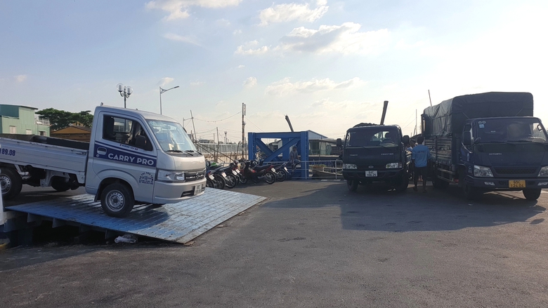 C&oacute; bến thuỷ ở chợ nổi C&aacute;i Răng, d&acirc;n hết cảnh bắc thang l&ecirc;n xuống h&agrave;ng ho&aacute; - Ảnh 4.