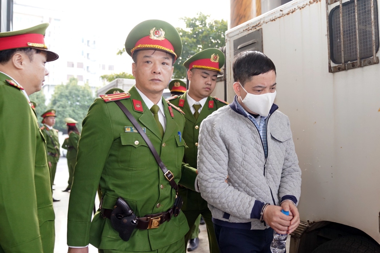 Chuyến bay giải cứu: V&igrave; sao Phạm Trung Ki&ecirc;n bị đề nghị y &aacute;n chung th&acirc;n? - Ảnh 1.