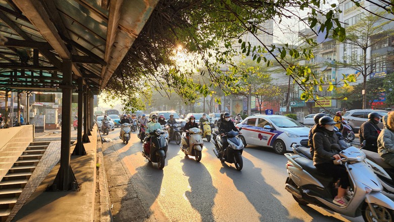 Ng&agrave;y thứ 2 th&iacute; điểm ph&acirc;n l&agrave;n Ng&atilde; Tư Sở: Người d&acirc;n phấn khởi v&igrave; hết cảnh &ugrave;n tắc - Ảnh 12.