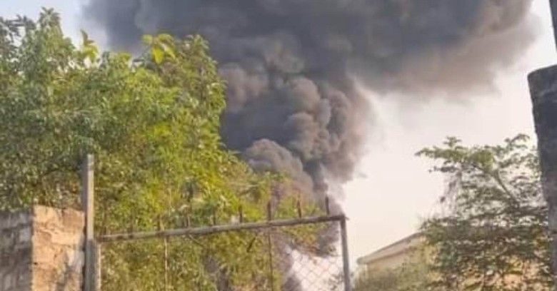 Hải Dương: Cháy ở trụ sở công an, thiêu rụi khoảng 100 phương tiên vi phạm - Ảnh 1. Hải Dương: Cháy ở trụ sở công an, thiêu rụi khoảng 100 phương tiên vi phạm - Ảnh 1.