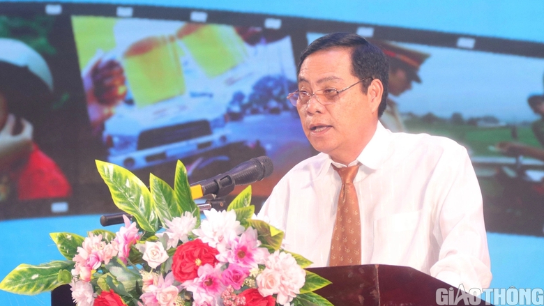 Lần đầu ti&ecirc;n C&agrave; Mau tổ chức hội thi s&aacute;ng t&aacute;c ca kh&uacute;c tuy&ecirc;n truyền về ATGT - Ảnh 2.