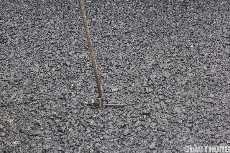 Thảm b&ecirc; t&ocirc;ng nhựa cầu vượt QL 8 tại dự &aacute;n cao tốc Diễn Ch&acirc;u &ndash; B&atilde;i Vọt - Ảnh 7.