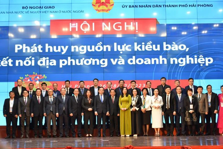 Hội nghị Ph&aacute;t huy nguồn lực kiều b&agrave;o, kết nối địa phương v&agrave; doanh nghiệp - Ảnh 1.