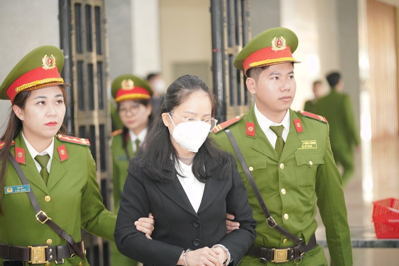 Chuyến bay giải cứu: Ho&agrave;ng Văn Hưng được giảm &aacute;n c&ograve;n 20 năm t&ugrave; - Ảnh 2.
