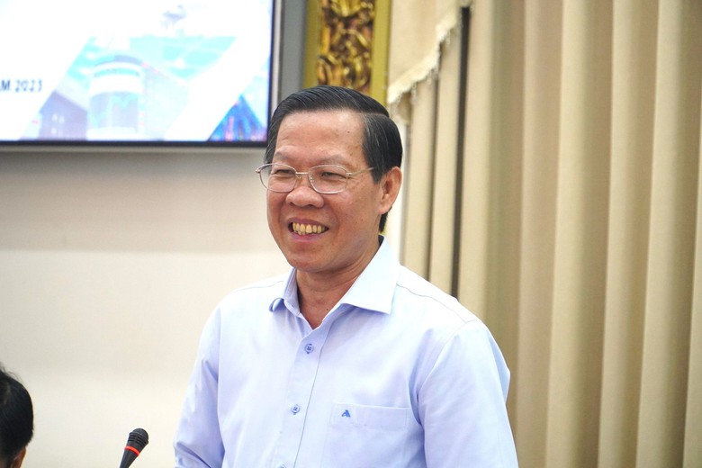 Chủ tịch TP.HCM: Khắc phục quy hoạch kiểu "vết dầu loang" - Ảnh 1.