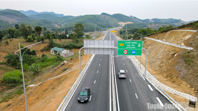 Cao tốc H&agrave; Nội - Tuy&ecirc;n Quang đi v&agrave;o hoạt động, tiềm năng du lịch T&acirc;n Tr&agrave;o rộng mở - Ảnh 1.