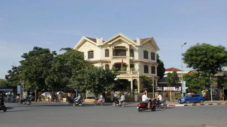 Nguy&ecirc;n Chi cục trưởng Chi cục Kiểm l&acirc;m Quảng Trị bị khởi tố - Ảnh 1.