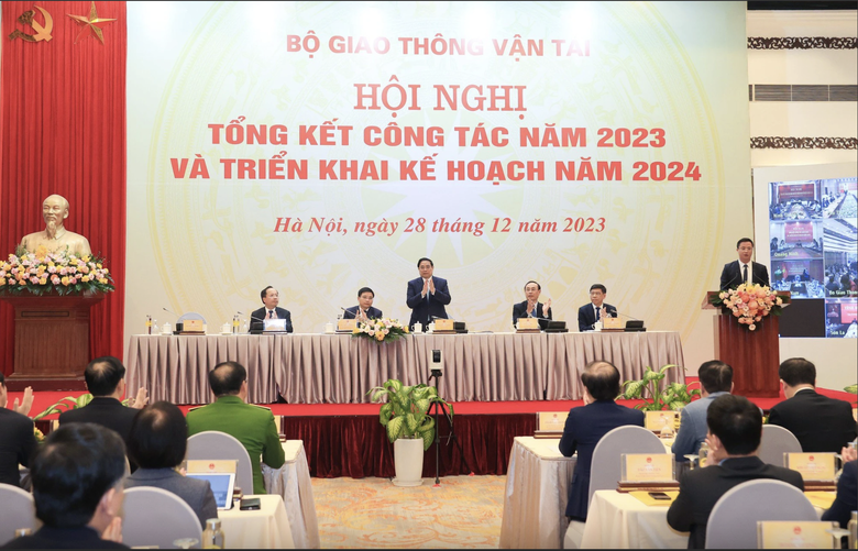 Th&agrave;nh t&iacute;ch của ng&agrave;nh GTVT mở ra c&aacute;nh cửa mới cho sự ph&aacute;t triển của đất nước - Ảnh 1.