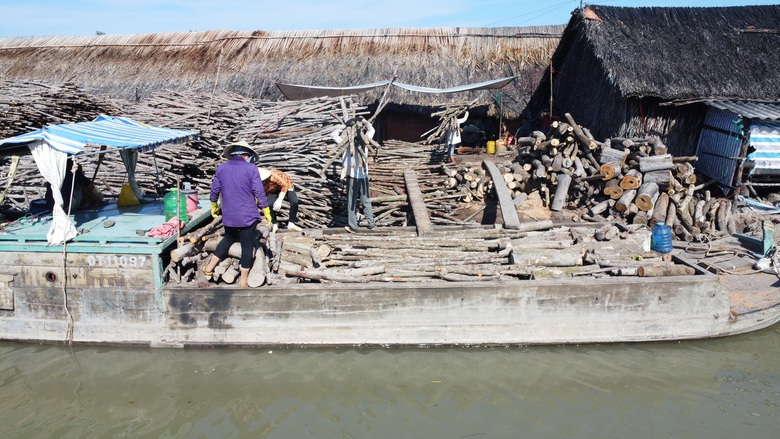 Nghề hầm than đước, gi&uacute;p người d&acirc;n ở C&agrave; Mau c&oacute; th&ecirc;m thu nhập kh&aacute; - Ảnh 9.