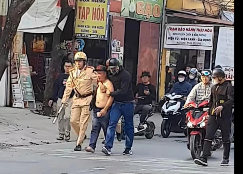 Hải Ph&ograve;ng: Tạm giữ t&agrave;i xế xe container chống người thi h&agrave;nh c&ocirc;ng vụ  - Ảnh 2.