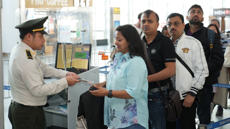 Ngày cao điểm Tết Dương lịch, sân bay Nội Bài dự đón hơn 85 nghìn khách - Ảnh 3. Ngày cao điểm Tết Dương lịch, sân bay Nội Bài dự đón hơn 85 nghìn khách - Ảnh 3.