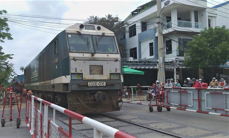 Đề xuất hơn 8.500 tỷ đồng xử l&yacute; nguy cơ mất an to&agrave;n đường sắt- Ảnh 1.