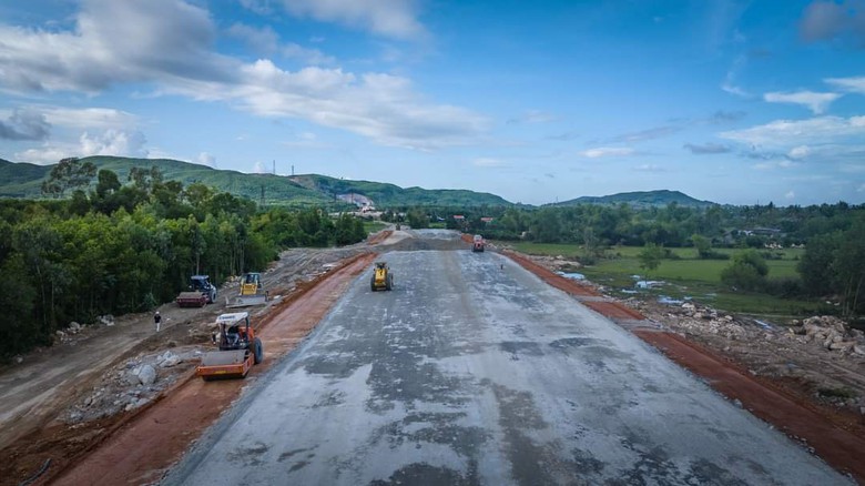 H&igrave;nh h&agrave;i cao tốc Quảng Ng&atilde;i - Ho&agrave;i Nhơn sau một năm thi c&ocirc;ng- Ảnh 2.
