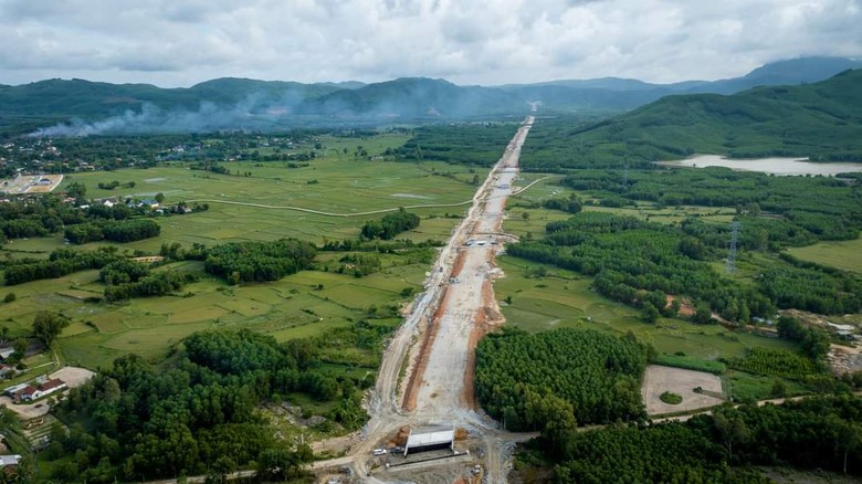 H&igrave;nh h&agrave;i cao tốc Quảng Ng&atilde;i - Ho&agrave;i Nhơn sau một năm thi c&ocirc;ng- Ảnh 1.
