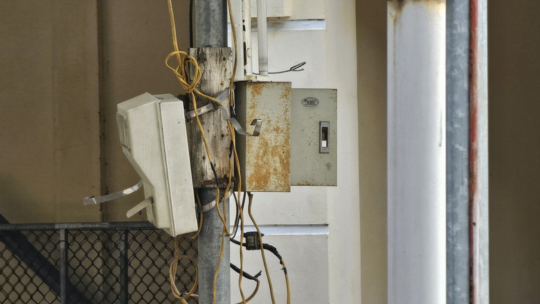 Hải Dương: Chợ mới bỏ hoang, tiểu thương biến gầm cầu th&agrave;nh chợ- Ảnh 5.