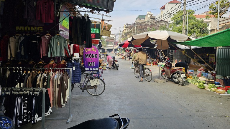 Hải Dương: Chợ mới bỏ hoang, tiểu thương biến gầm cầu th&agrave;nh chợ- Ảnh 12.