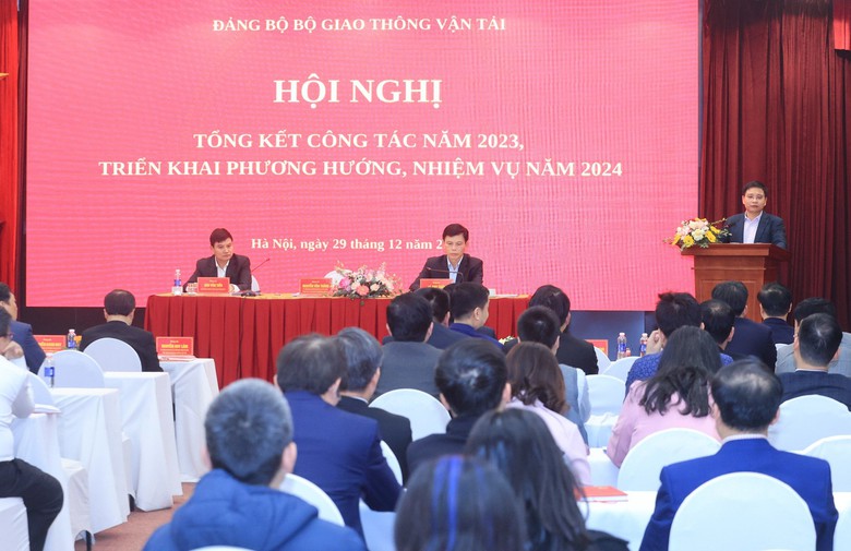 Đảng bộ Bộ GTVT quyết t&acirc;m ho&agrave;n th&agrave;nh nhiệm vụ năm 2024 từ ng&agrave;y đầu, th&aacute;ng đầu - Ảnh 3.