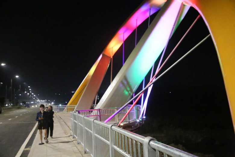 Ngắm cầu Bình Minh trên 1.700 tỷ đồng sắp khánh thành lung linh soi bóng vịnh Cửa Lục- Ảnh 3. Ngắm cầu Bình Minh trên 1.700 tỷ đồng sắp khánh thành lung linh soi bóng vịnh Cửa Lục- Ảnh 3.