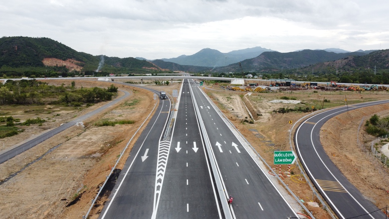 Cao tốc Nha Trang - Cam L&acirc;m chưa thể ho&agrave;n th&agrave;nh nhiều hạng mục phụ trợ - Ảnh 4.